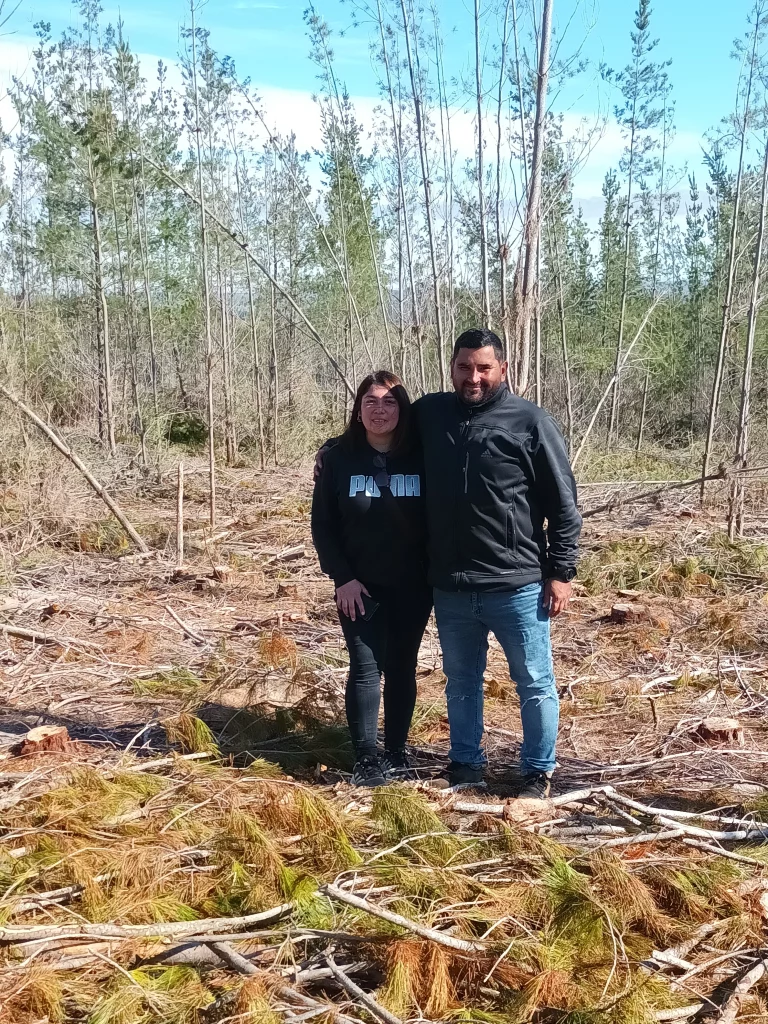 ÚNETE A NOSOTROS 16