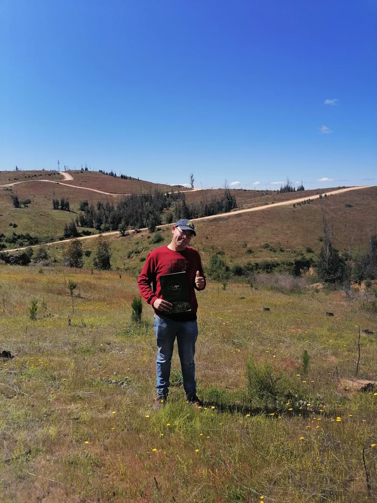 ÚNETE A NOSOTROS 18